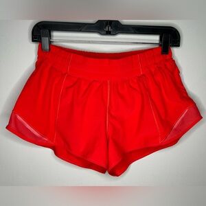 Lululemon Hotty Hot Short ll Low Rise Size 8 with Liner VGUC